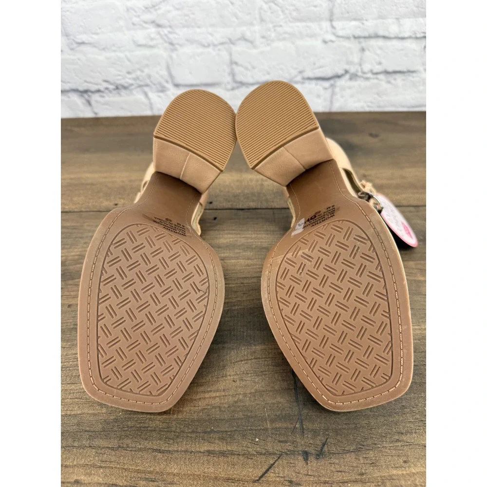 POP Extra Comfort Nude Patent T-Strap Platform Heels Size 6 Retro Mod Mary Jane